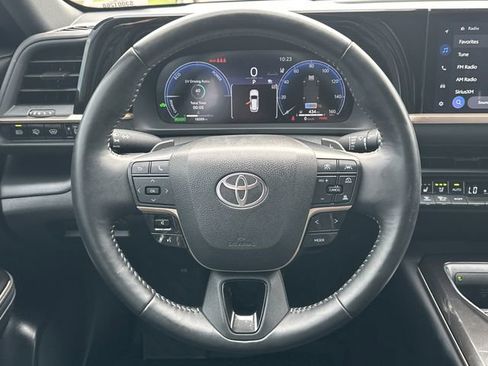 Certified 2025 Toyota Crown Signia image 8