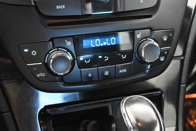 Used 2012 Buick Regal Leather FWD image 21