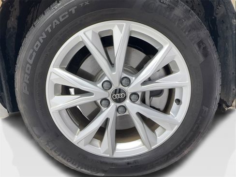 Used 2025 Audi Q3 2.0T Premium image 37