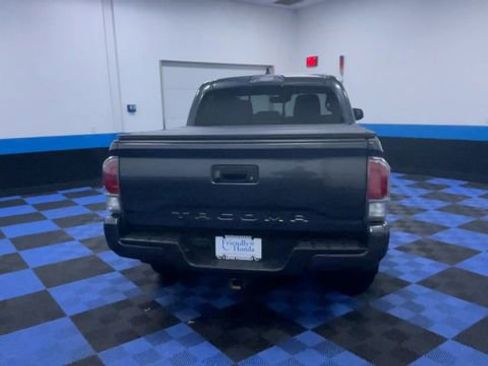 Used 2022 Toyota Tacoma TRD Sport w/ TRD Premium Sport Package image 7