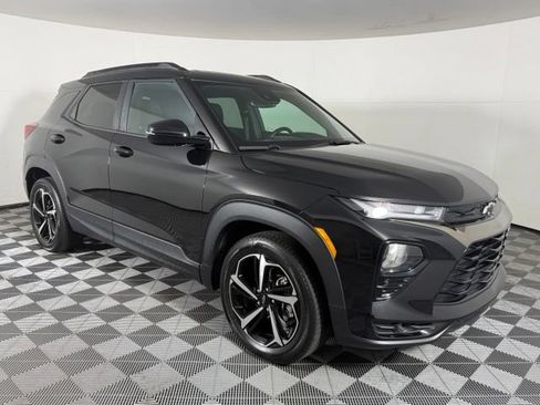 Used 2022 Chevrolet TrailBlazer RS w/ Sun and Liftgate Package FWD image 9