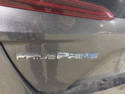 Used 2019 Toyota Prius Prime Premium image 21