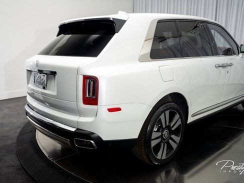 Used 2021 Rolls-Royce Cullinan image 20