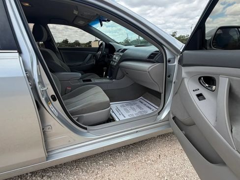 Used 2007 Toyota Camry LE FWD image 13