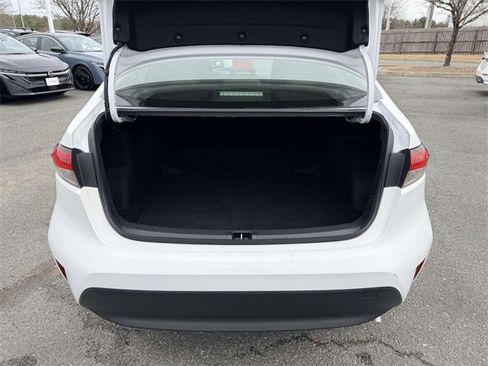 Used 2025 Toyota Corolla LE image 14