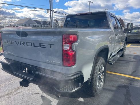 Used 2024 Chevrolet Silverado 2500 Custom w/ Custom Value Package image 5