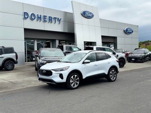 Used 2025 Ford Escape Platinum AWD/4WD image 1