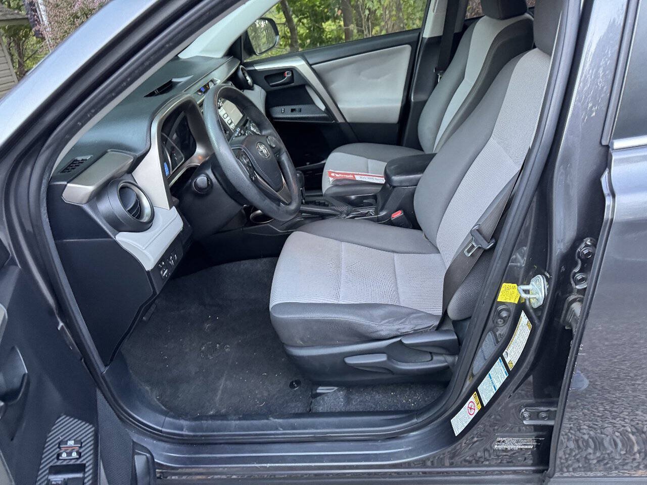 Used 2015 Toyota RAV4 LE AWD/4WD image 29