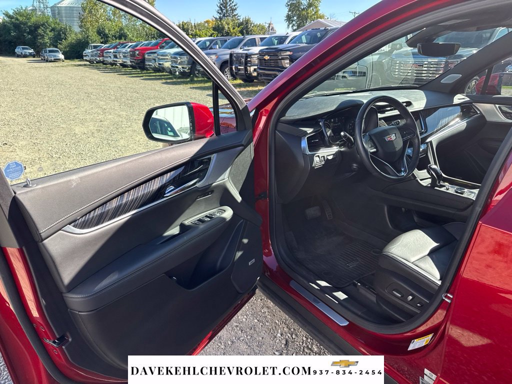 Used 2024 Cadillac XT6 Premium Luxury w/ Technology Package AWD/4WD image 12