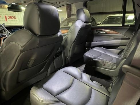 Used 2020 Cadillac Escalade Premium Luxury w/ Escalade Sport Edition AWD/4WD image 10