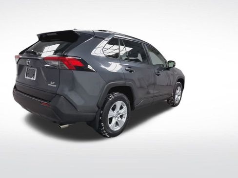 Used 2019 Toyota RAV4 LE w/ Carpet Mat Package image 8