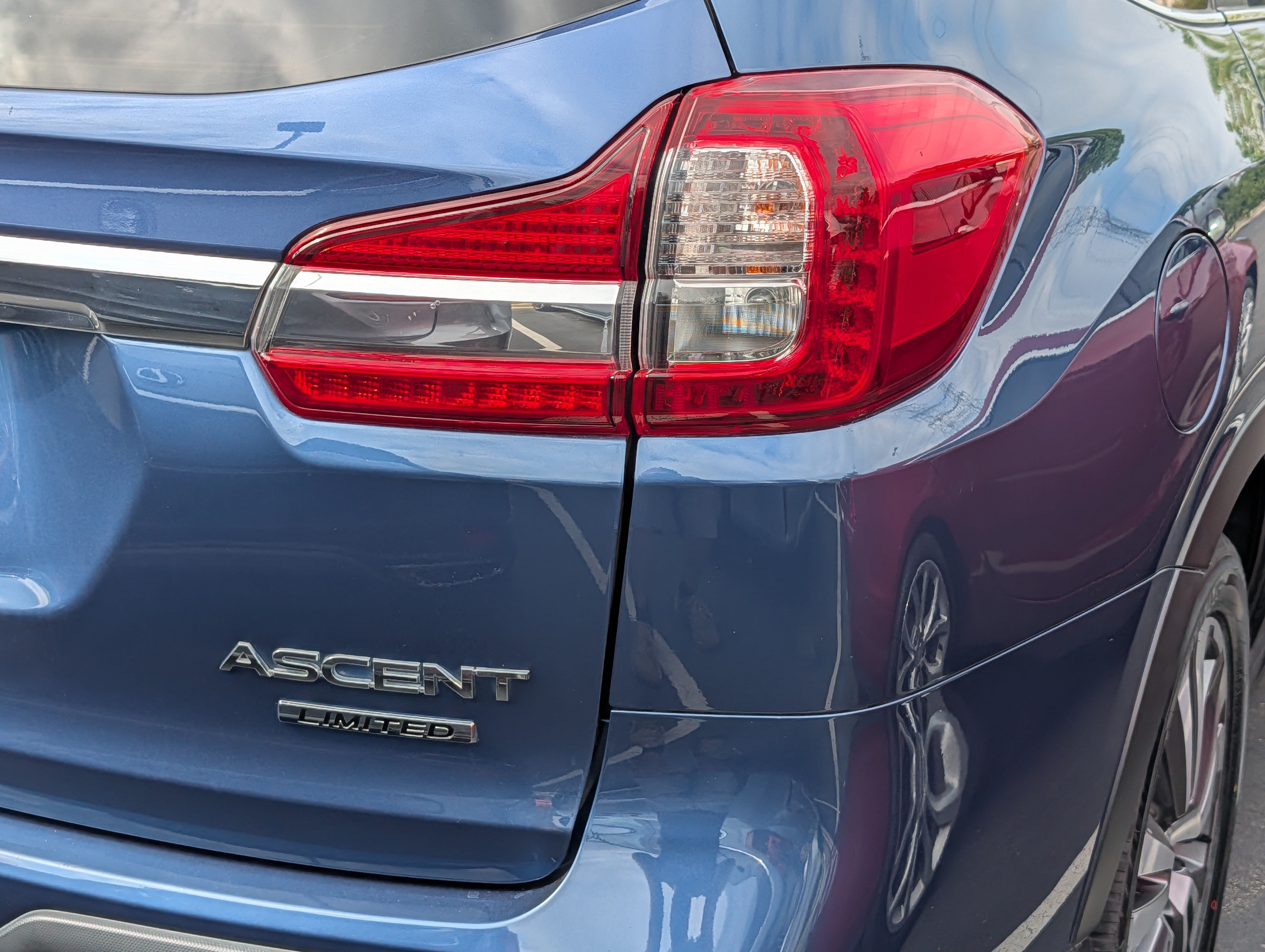 Used 2022 Subaru Ascent Limited AWD/4WD image 17