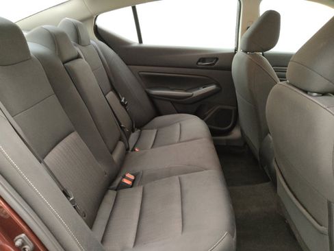 Used 2025 Nissan Altima 2.5 SV FWD image 19