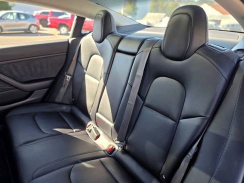 Used 2018 Tesla Model 3 Long Range image 26