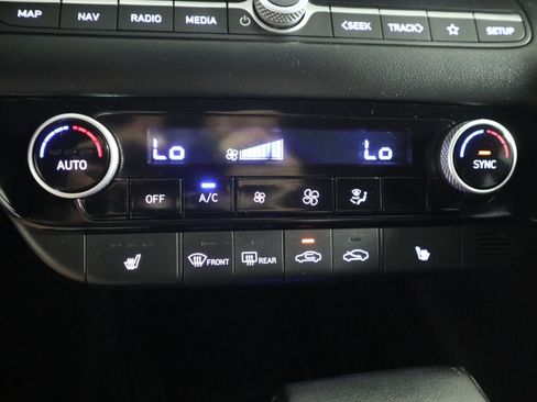 Used 2024 Hyundai Elantra Limited FWD image 35