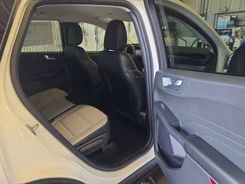 New 2024 Ford Escape SE FWD image 23