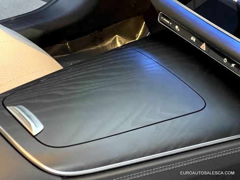 Used 2025 Mercedes-Benz E 350 4MATIC Sedan image 32