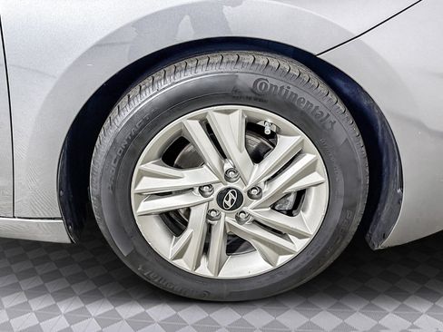 Used 2019 Hyundai Elantra SEL image 35