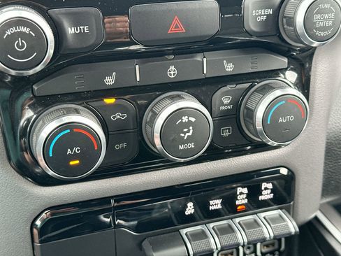 Used 2023 RAM 1500 Big Horn AWD/4WD image 19