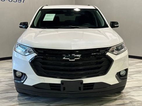 Used 2020 Chevrolet Traverse LT image 3