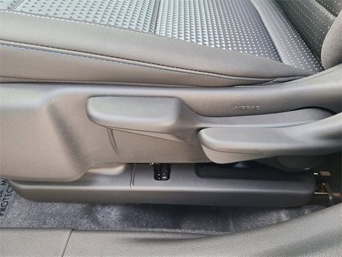 New 2026 Chevrolet Trax LT image 24