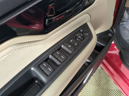 Used 2023 Honda Odyssey Elite image 11