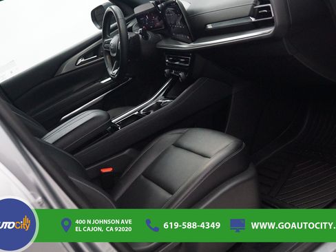 Used 2024 Chevrolet Traverse LT w/ Midnight/Sport Edition FWD image 8