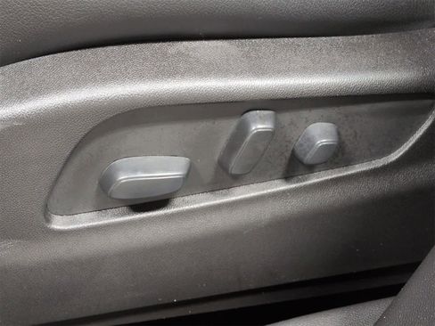 Used 2022 Cadillac XT4 Sport w/ Cold Weather Package image 18