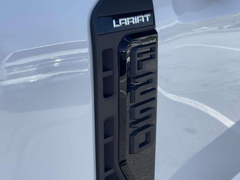 Used 2024 Ford F250 Lariat w/ Sport Appearance Package image 9