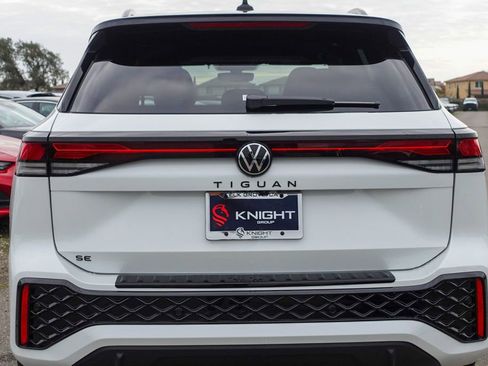 New 2026 Volkswagen Tiguan SE R-Line image 9