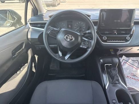 Used 2025 Toyota Corolla LE w/ LE Premium Package FWD image 18