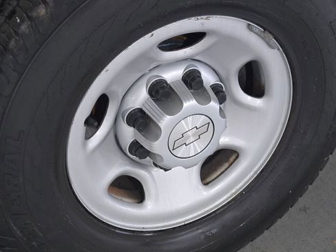 Used 2017 Chevrolet Express 3500 image 16