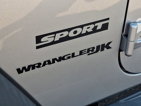 Used 2018 Jeep Wrangler Sport image 26