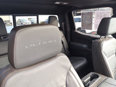 Used 2021 GMC Sierra 1500 Denali w/ Denali Ultimate Package image 11
