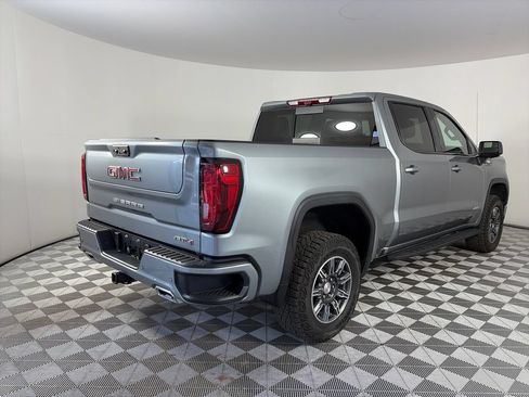 Used 2025 GMC Sierra 1500 AT4 w/ Technology Package AWD/4WD image 7