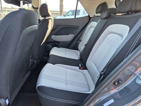 Used 2025 Hyundai Venue SEL image 23