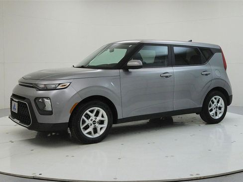 Used 2022 Kia Soul LX w/ Technology Package image 3