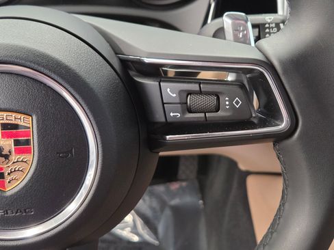 Certified 2026 Porsche Macan AWD/4WD image 18