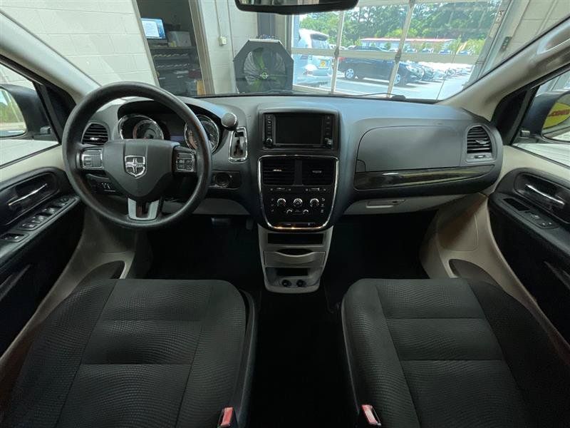 Used 2020 Dodge Grand Caravan SE FWD image 19