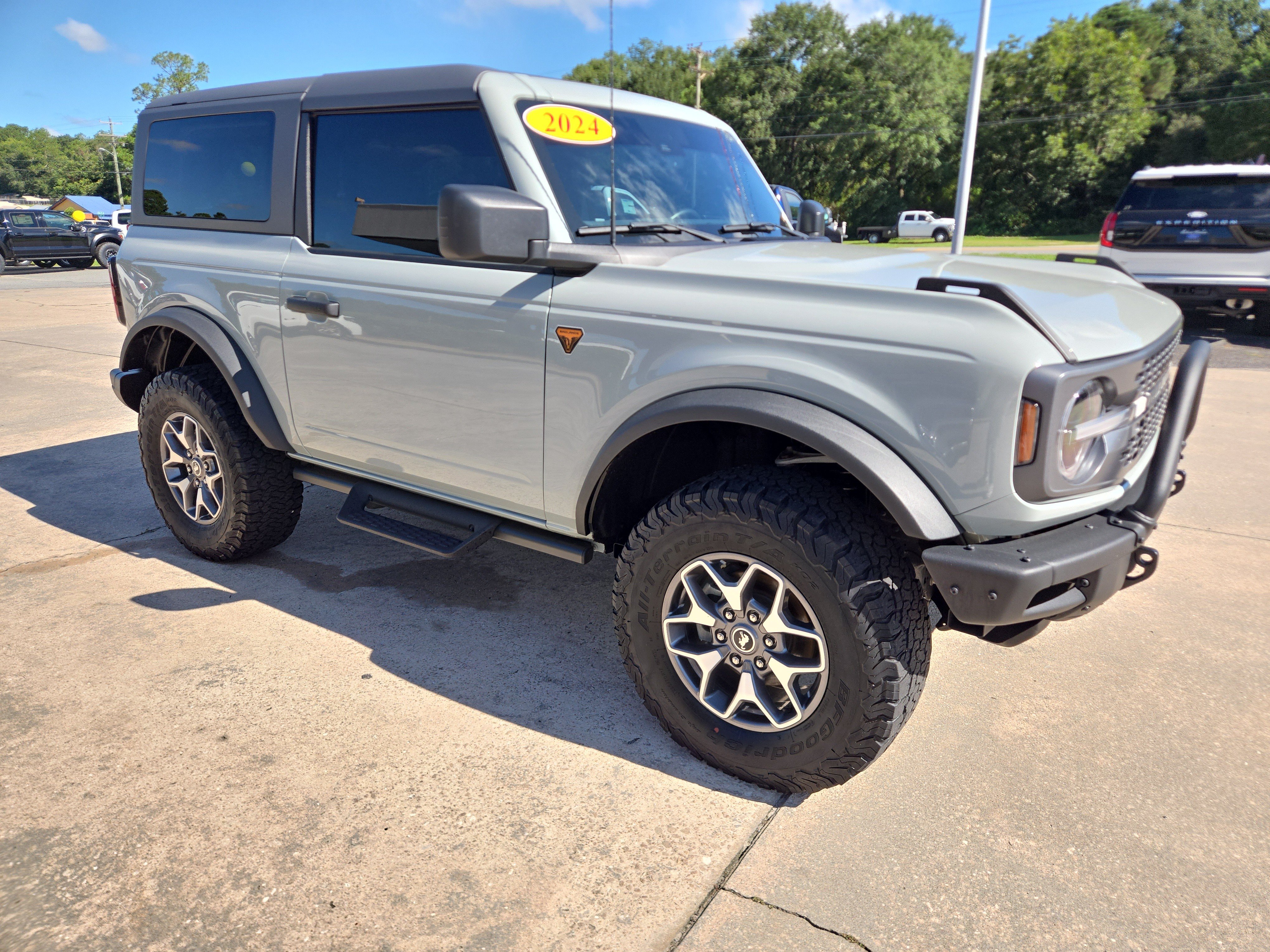 Used 2024 Ford Bronco Badlands AWD/4WD image 4