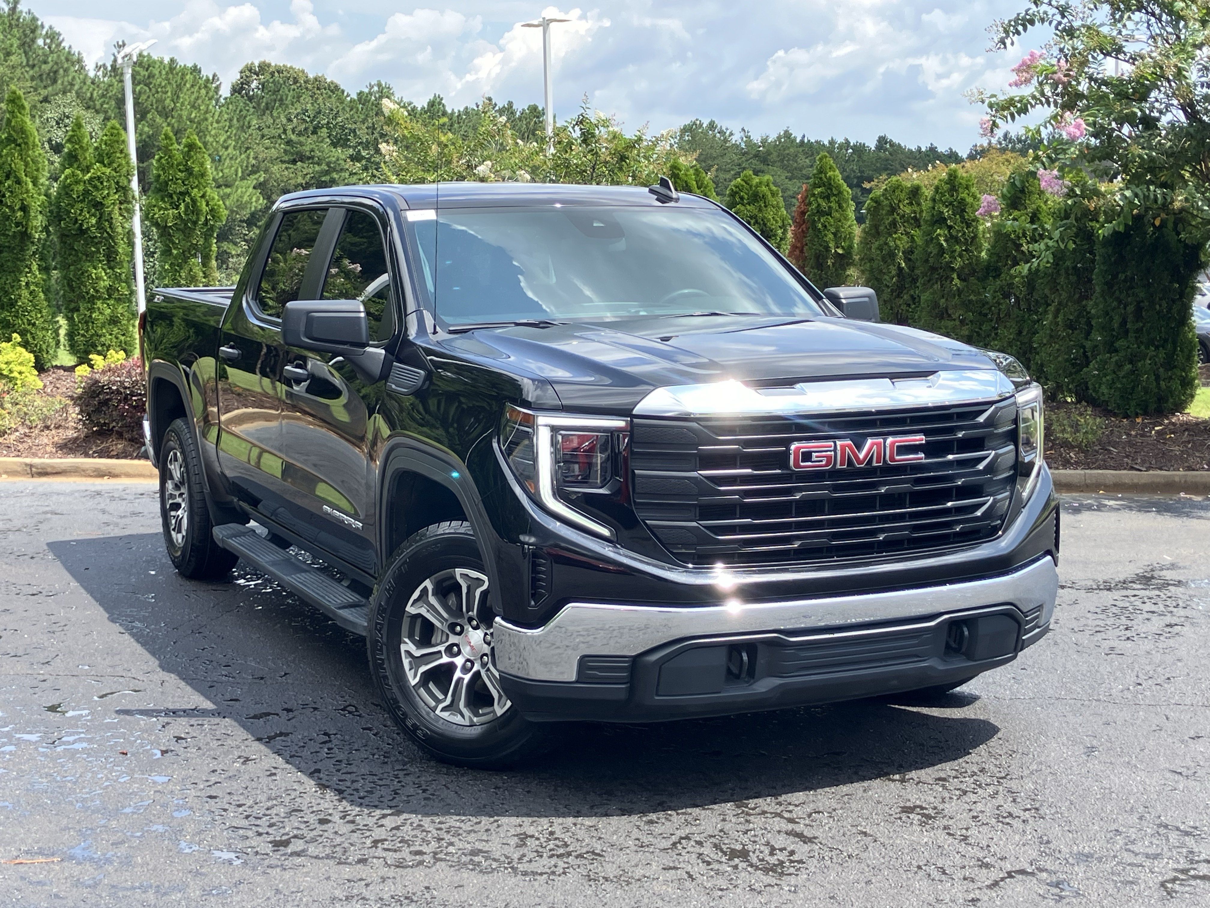Used 2024 GMC Sierra 1500 Pro w/ Pro Value Package AWD/4WD image 2