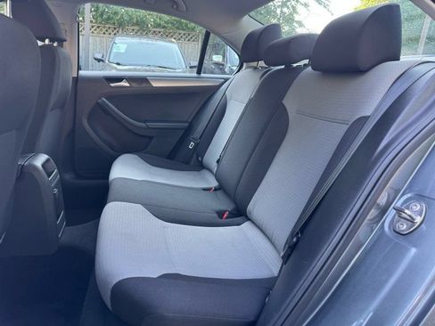 Used 2018 Volkswagen Jetta S FWD image 16