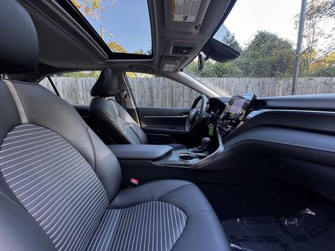 Used 2023 Toyota Camry SE image 14