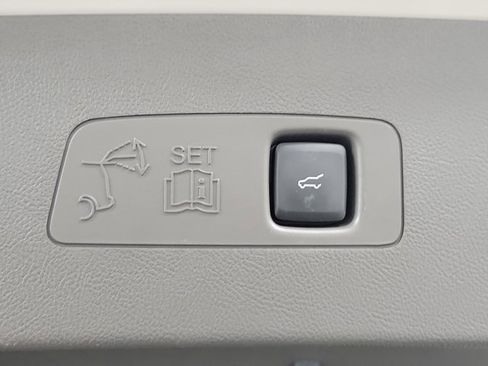 Used 2021 Lincoln Corsair Standard image 9