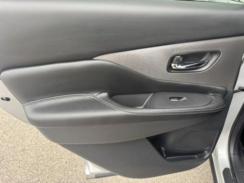 Used 2020 Nissan Murano S image 25