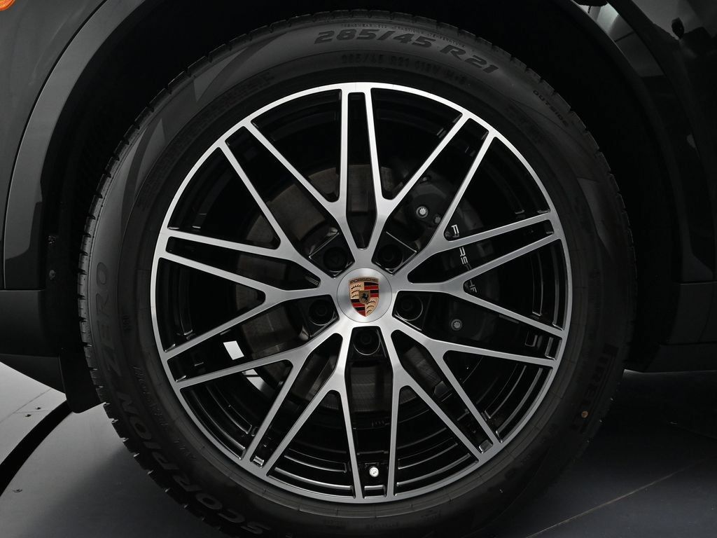 Certified 2026 Porsche Cayenne AWD/4WD image 26