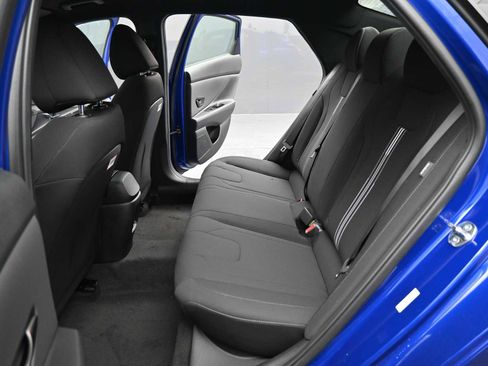 Certified 2025 Hyundai Elantra Sport image 14