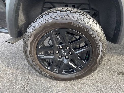 Used 2025 Chevrolet Colorado Trail Boss image 11