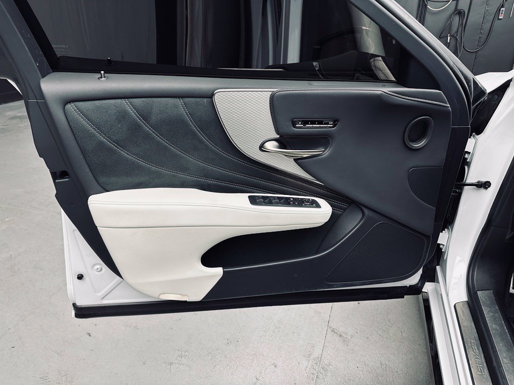 Used 2022 Lexus LS 500 F Sport AWD/4WD image 31