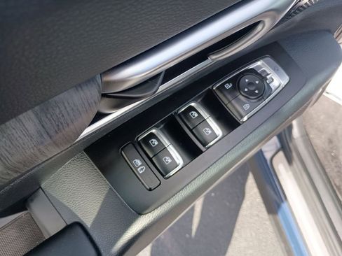 Used 2024 Kia Telluride SX Prestige w/ Towing Package image 19